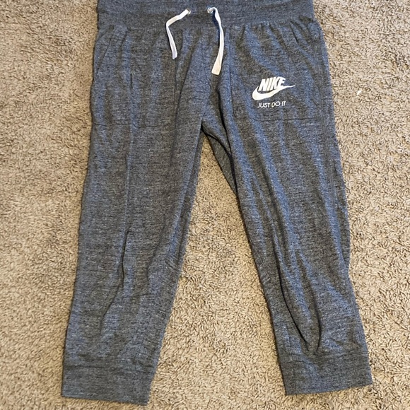 womens nike joggers(these cutoff around your shin) - Picture 1 of 2